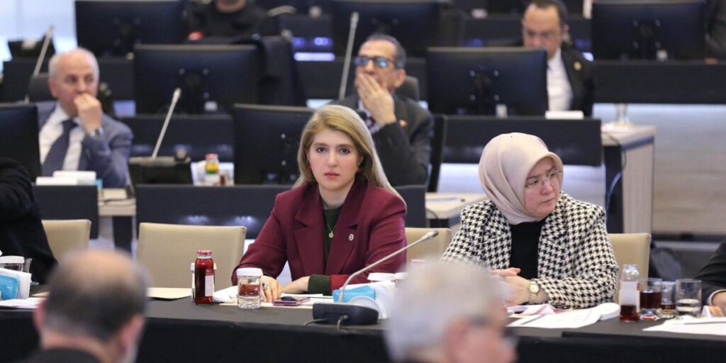 Deprem Bölgesindeki Yeniden Yapılanma Süreci Masaya Yatırıldı