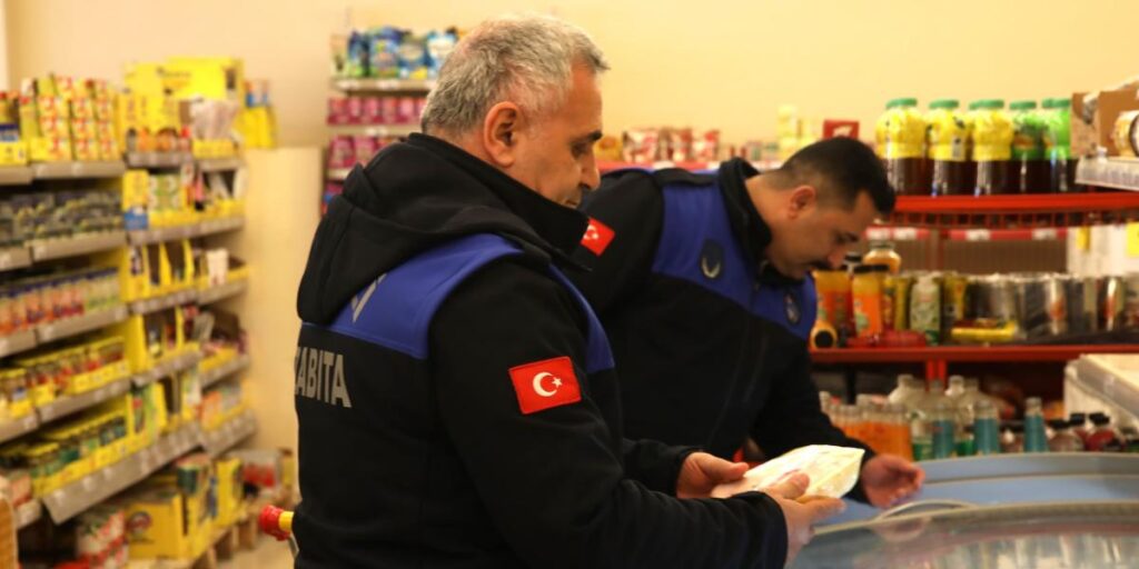 BATTALGAZİ’DE KESİNTİSİZ HİZMET: YOLLARDAN PARKLARA, TEMİZLİKTEN DENETİME YOĞUN MESAİ