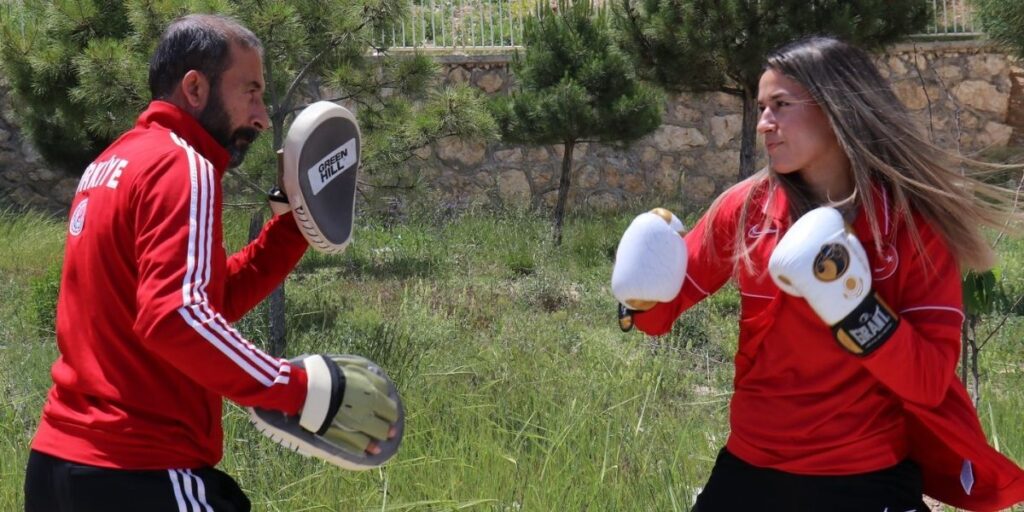 Hatice Akbaş Finalde! Türkiye’ye Altın İçin Yumruk Atacak