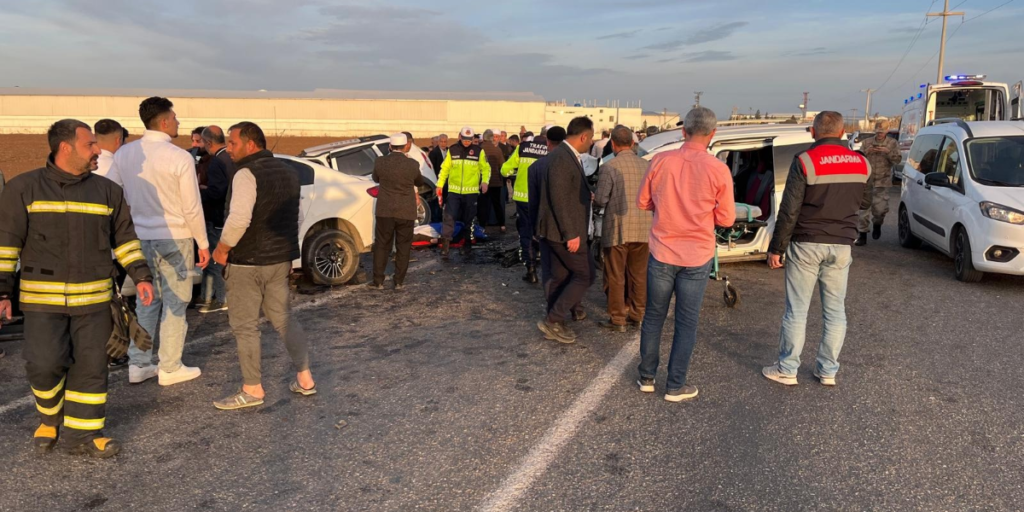 Diyarbakır’da Taziye Dönüşü Feci Kaza: 3 Ölü, 4 Yaralı