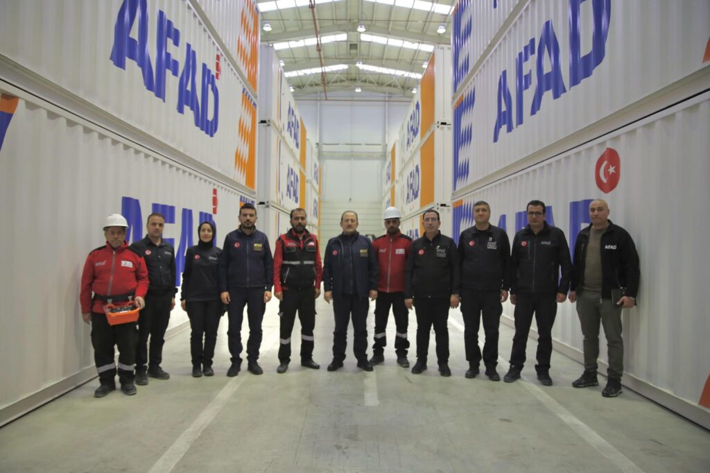 AFAD Başkanı Elazığ Lojistik Deposu’nu Ziyaret Etti