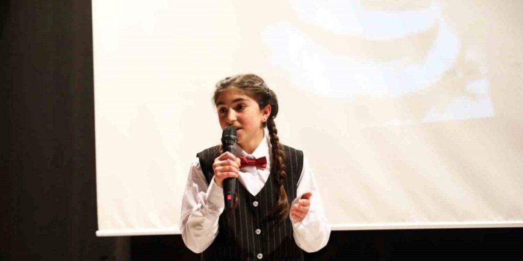 Ağrılı Ortaokul Öğrencileri Peygamberimizin Hayatını En Güzel Anlatmak İçin Yarıştı