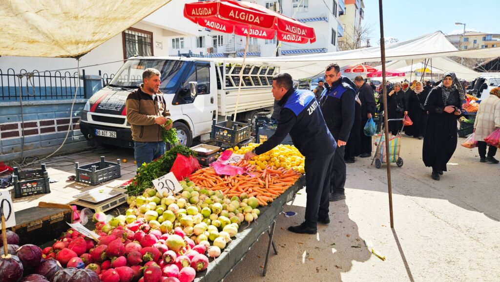 Battalgazi Belediyesi Zabıta Ekiplerinden Semt Pazarlarında Sıkı Denetim