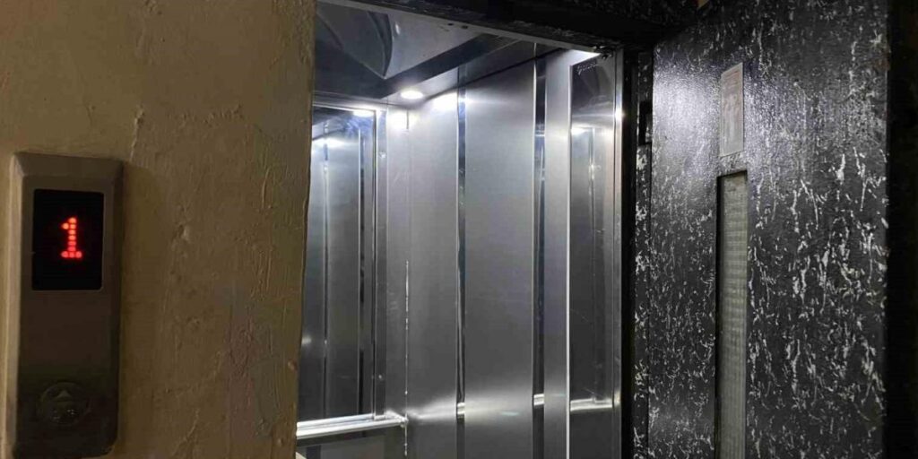 Diyarbakır’da Asansör Boşluğuna Düşen Apartman Görevlisi Hayatını Kaybetti