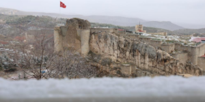 4 Bin Yıllık Tarihi Mahalle Beyaza Büründü