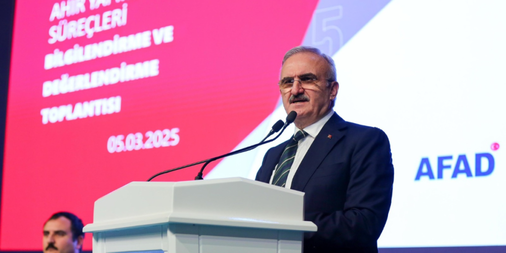 Deprem Bölgesinde Ahır Yapım Çalışmaları Hız Kesmeden Devam Ediyor
