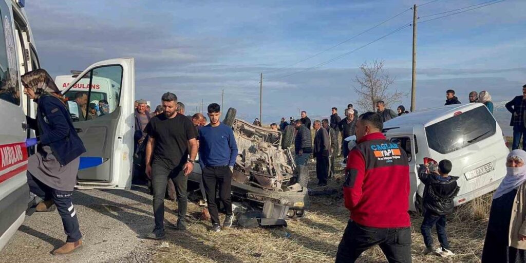 Van’da Zincirleme Trafik Kazası: 5 Yaralı