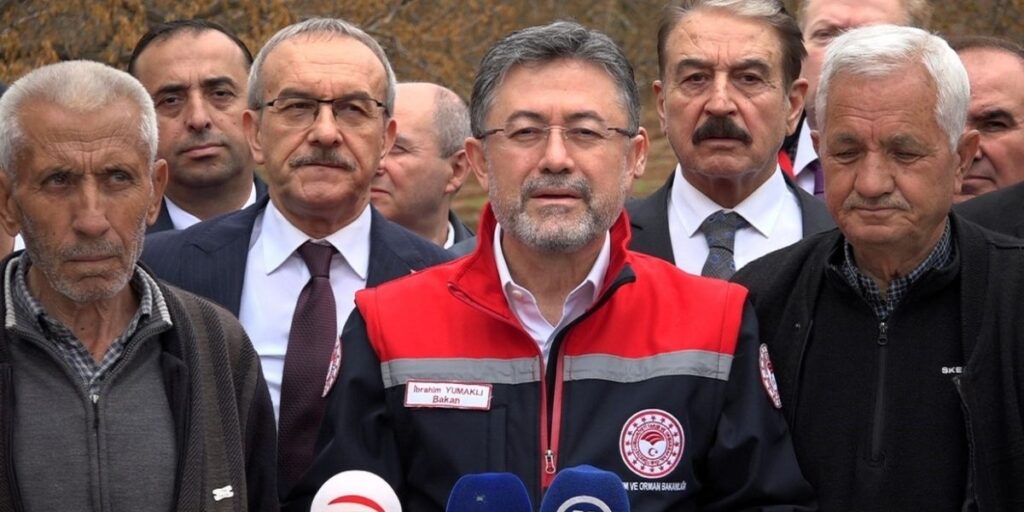 Bakan Yumaklı: “Don zararı görülen bölgelerde tüm üreticilere destek sağlanacak”