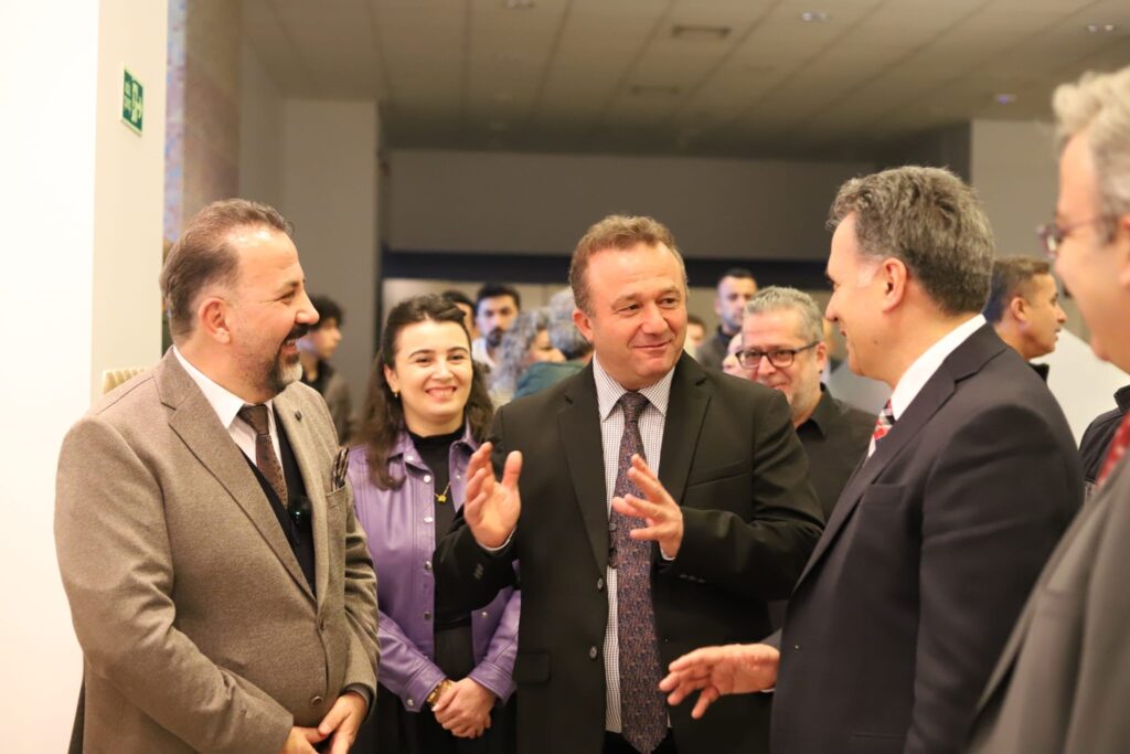 İskenderoğlu’nun Kişisel Sergisi ‘Mağara 2.0’ Sanatseverlerle Buluştu