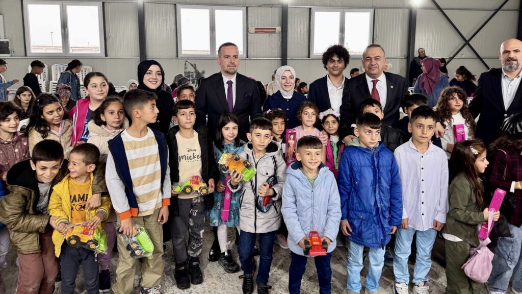 MAGİNDER’den Samanköy Konteyner Kent’te Bayram Sevinci