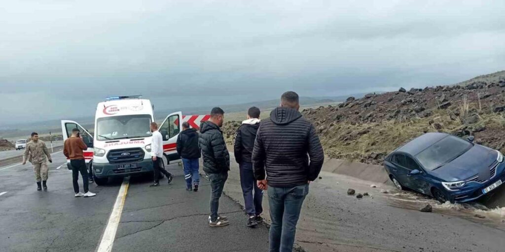 Bingöl-Elazığ Karayolunda Kaza: 4 Yaralı