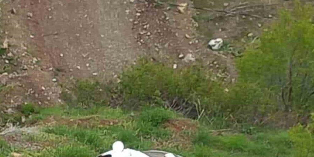 Elazığ’da otomobil yan yattı: 1 yaralı