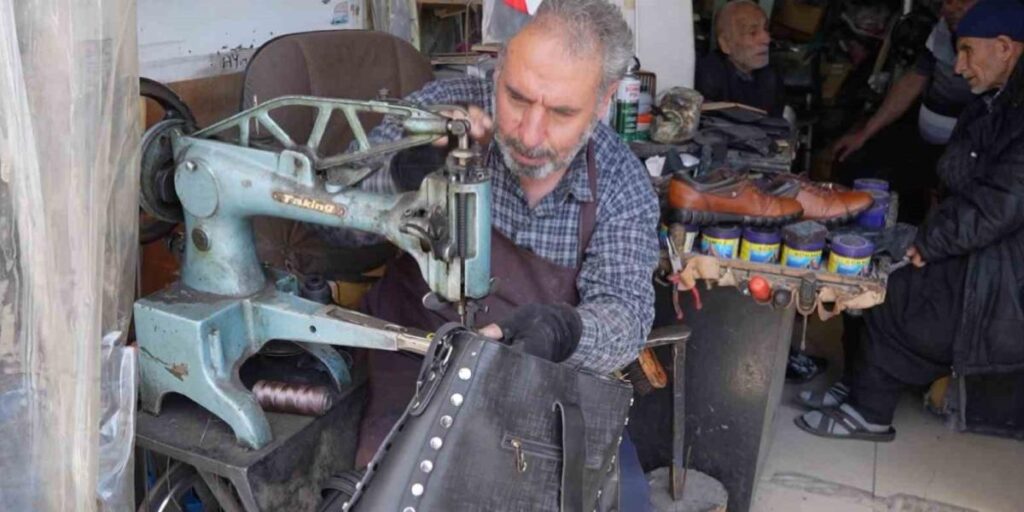 Eleman yetişmediği için ayakkabıcılık mesleği ölüyor