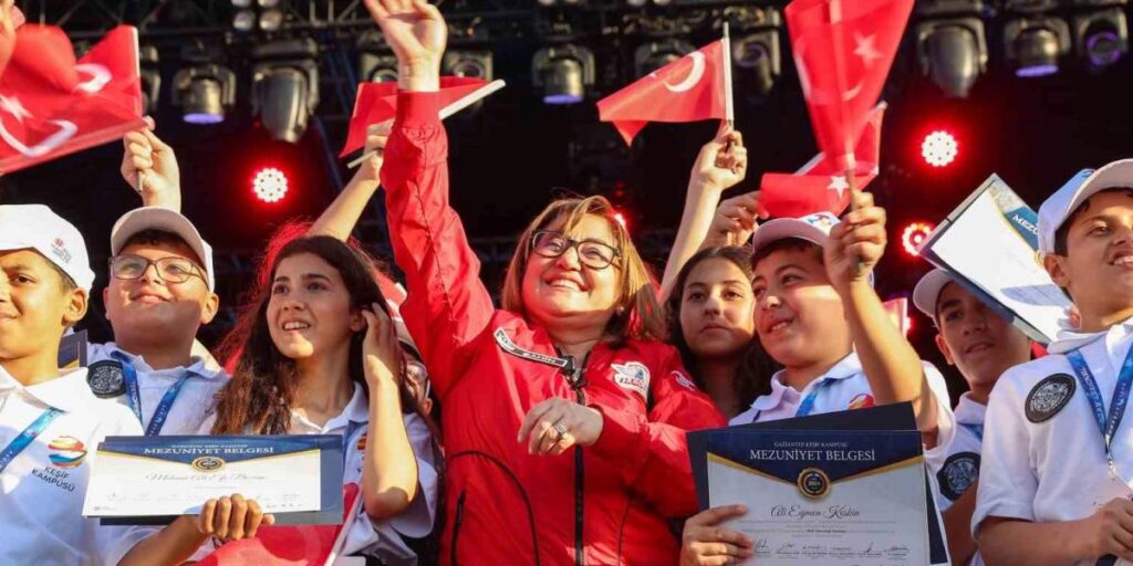 Gaziantep Büyükşehir, TEKNOFEST’te yarışacak takımlara desteğini sürdürüyor