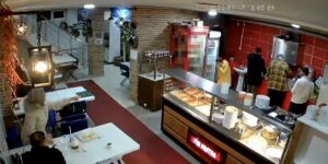 Lokanta Çalışanı Heimlich Manevrasıyla Çocuğun Hayatını Kurtardı