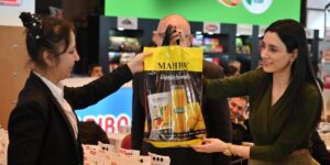 Mahbuba, Antalya’da göz doldurdu