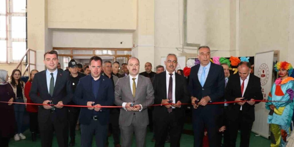 Oltu’da ev hanımlarına mesleki eğitim desteği