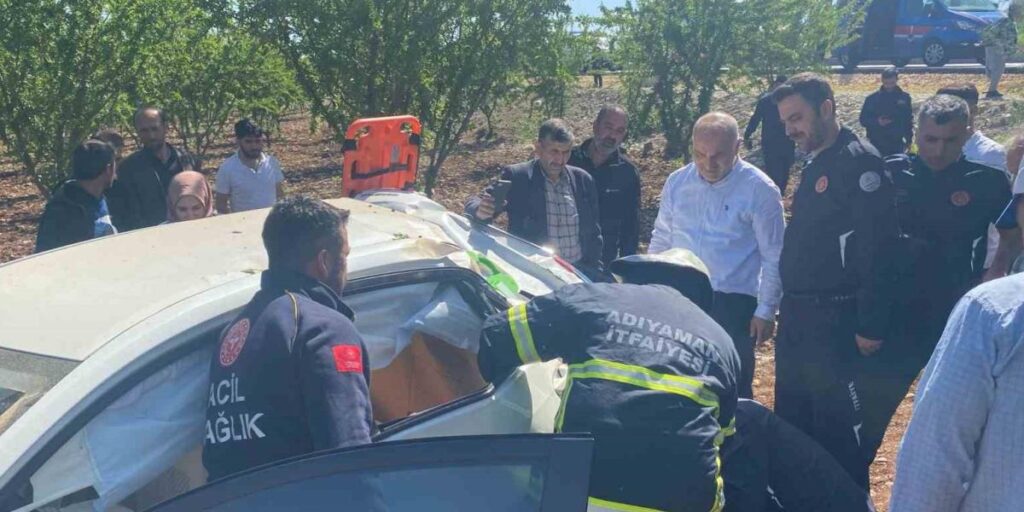 Otomobil İle Hafif Ticari Araç Çarpıştı: 1’i Ağır 2 Yaralı