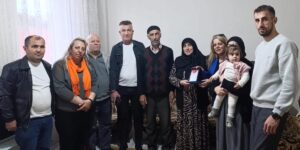 Vatan için evladını feda eden anne, yılın annesi seçildi