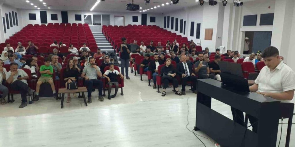 Adıyaman’da genç piyanistler hünerlerini sergiledi