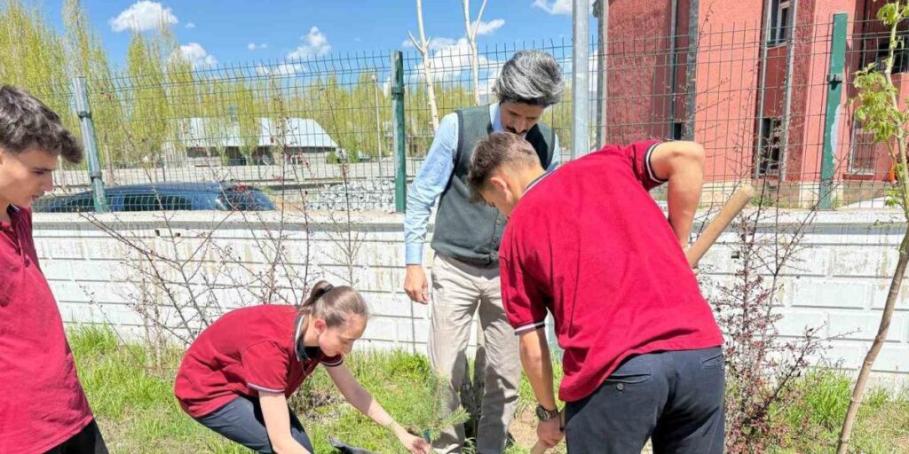 Ağaçlar onlarla büyüyecek