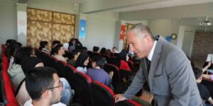 Ağrı Milli Eğitim Müdürü Kökrek’ten YKS öğrencilerine moral ziyareti