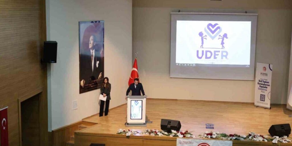 Ağrı’da “Çocuk Odaklı Sivil Toplum” konferansı