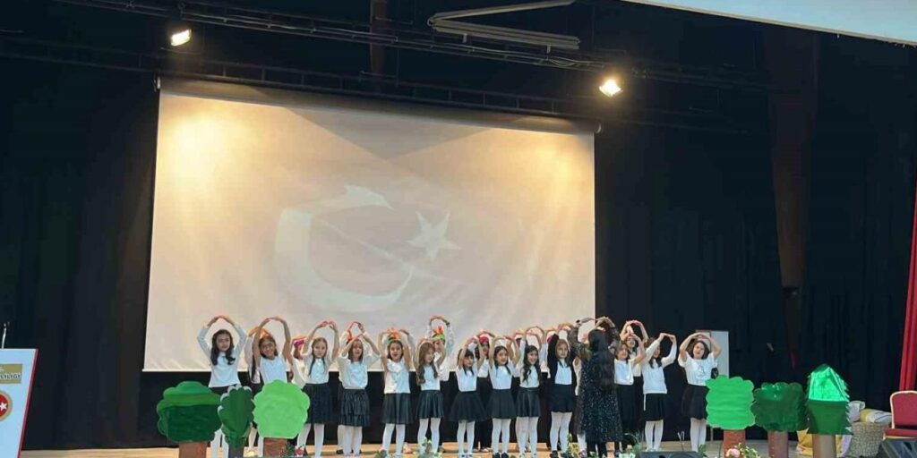 Ağrı’da “Oyunlarla Dil Öğreniyorum” projesi kapsamında renkli etkinlikler