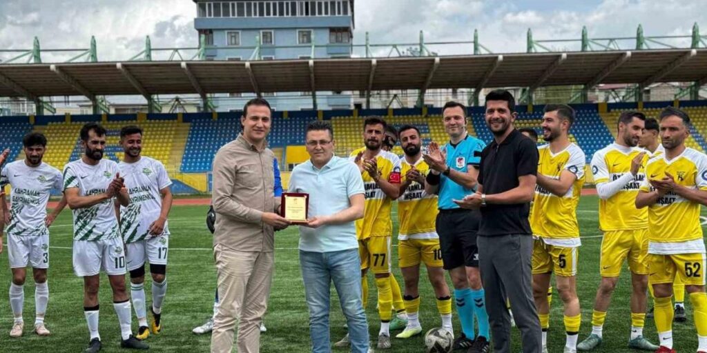 Ağrılı Hakem Muhammed Sevim saha hakemliğine veda etti