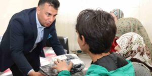 Aile yılı kapsamında bayram öncesi anlamlı ziyaret: 84 öğrenciye spor seti dağıtıldı.