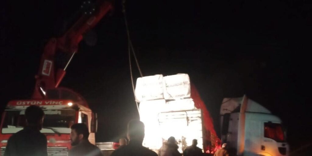 Aynı bölgede üç farklı tır kazası yaşandı