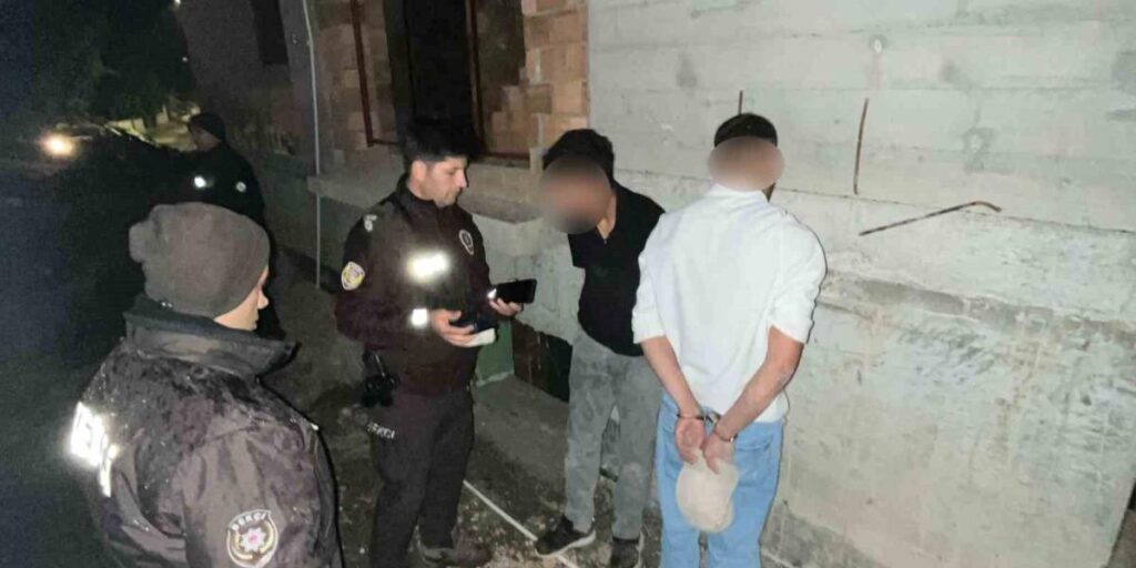 Bekçilerin dikkati sayesinde hırsızlık yapan şahıslar yakalandı