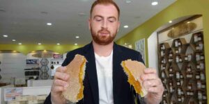 Bitlis balı Paris’te bir kez daha ’Altın Bal’ ödülü aldı