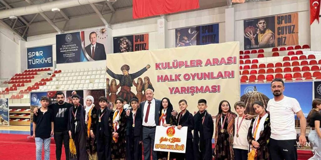 Bitlisli miniklerden halkoyunları yarışmasında büyük başarı