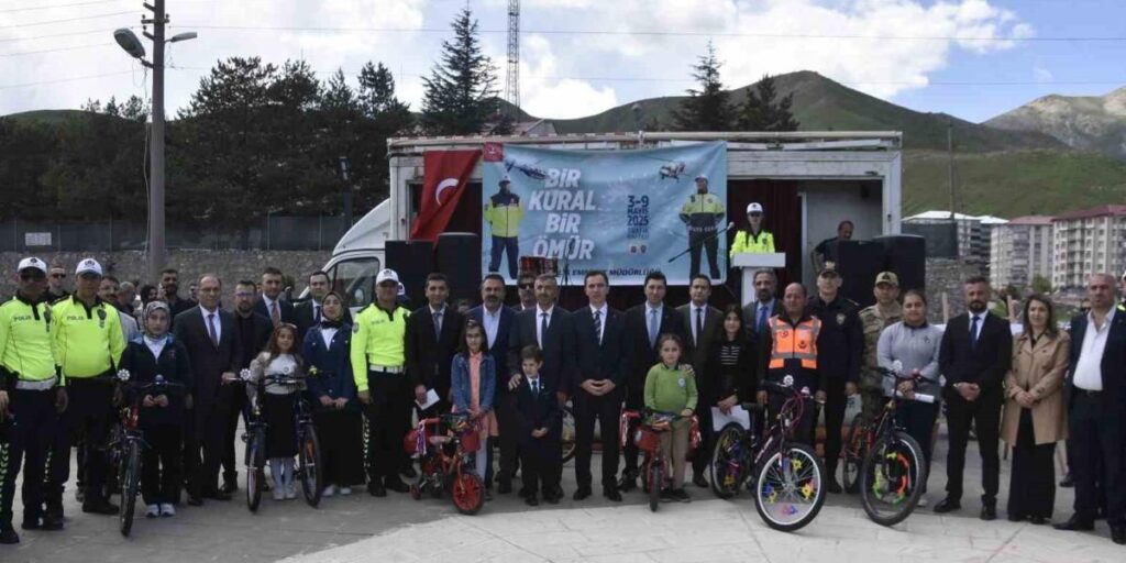 Bitlis’te Trafik Güvenliği Haftası etkinliği