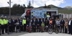 Bitlis’te Trafik Güvenliği Haftası etkinliği