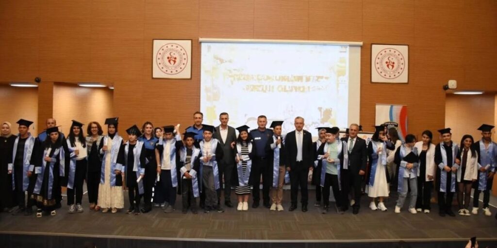“Bizim Çocuklarımız” projesinin ilk etabı, temsili mezuniyet töreni ile sonlandı