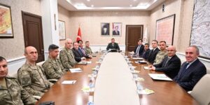 Bürokrat ve askerler eğitim zirvesinde buluştu