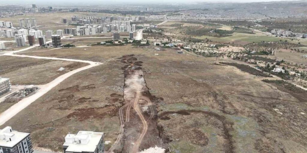 Büyükşehir Belediyesi Karaköprü’ye yeni bir cadde kazandırıyor