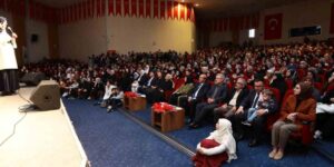 Büyükşehir’in aile eğitimi söyleşisi yoğun ilgi gördü