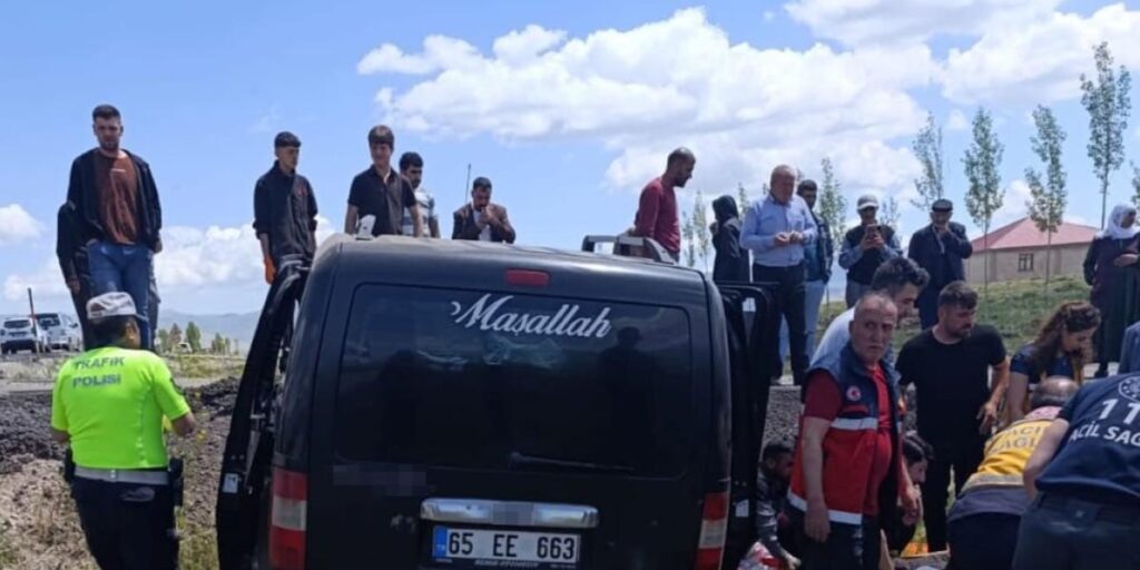 Çaldıran’da trafik kazası: 8 yaralı