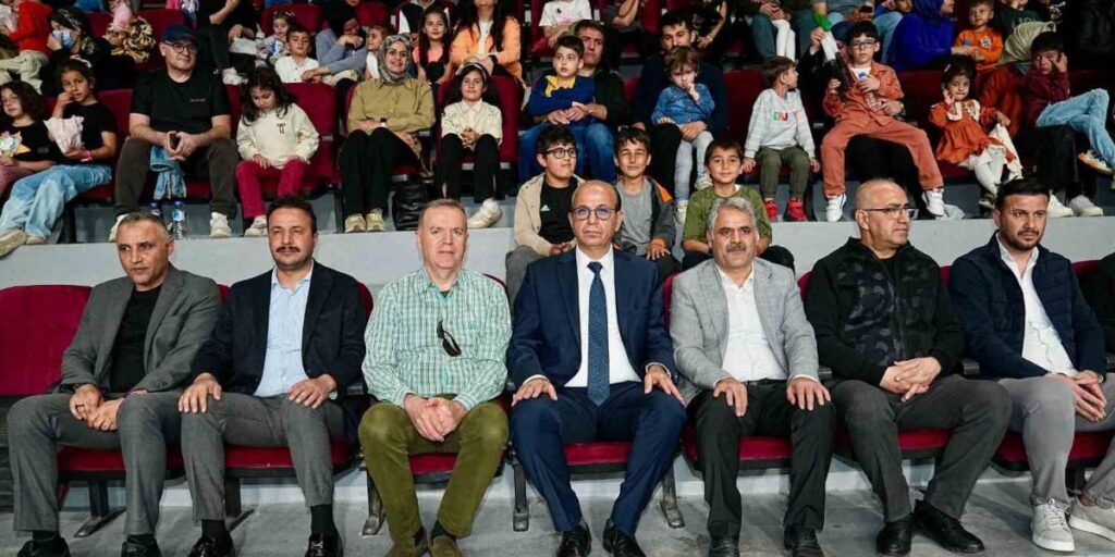 Cambaz Mithat ‘Yetenek Sirkiniz’ gösterisi renkli ve heyecanlı anlara sahne oldu
