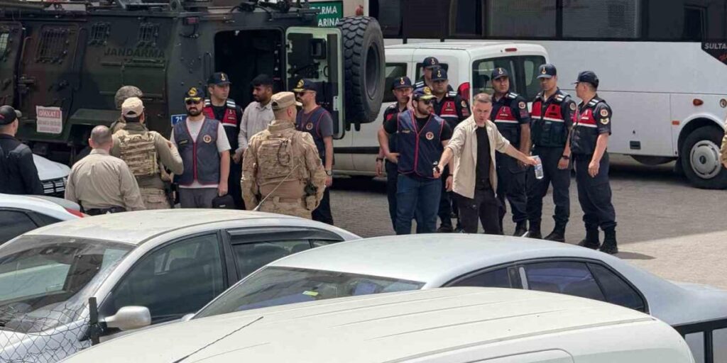 Cansız bedenleri yanmış halde bulunan baba-oğul soruşturmasında 7 şüpheli adliyeye sevk edildi