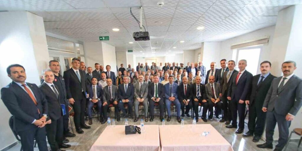 Çayırlı’da muhtarlar toplantısı düzenlendi