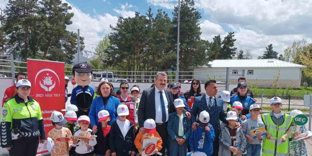 Çocuklara trafik eğitimi etkinliği