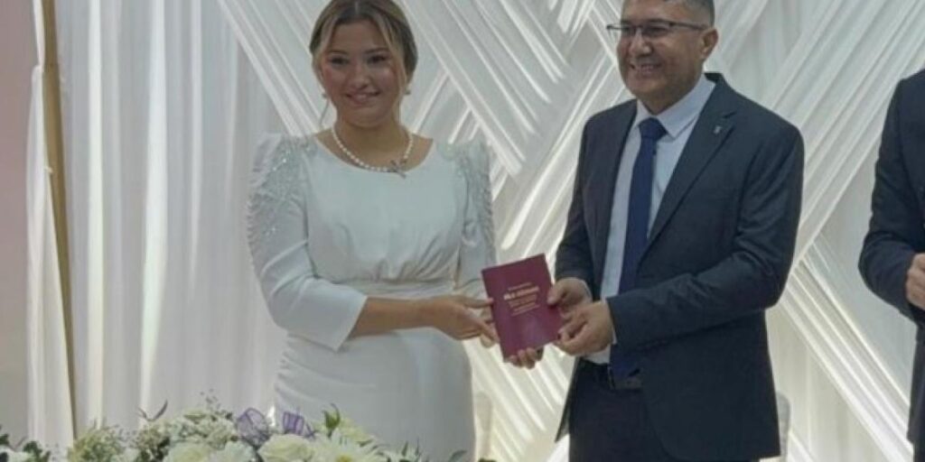 Depremde ailelerini kaybeden 2 öğretmen, ikinci bahara ’evet’ dedi