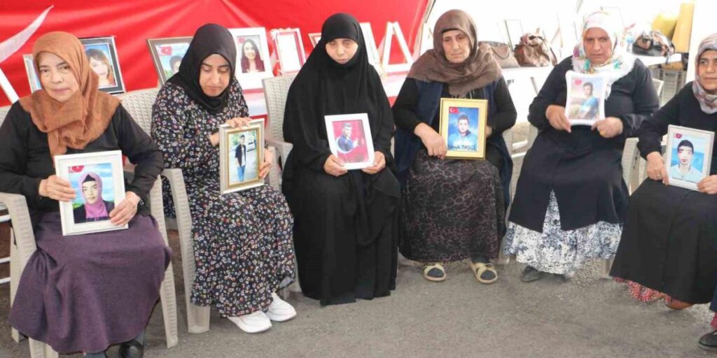 Diyarbakır anneleri PKK’nın silah bırakmasıyla çocuklarına kavuşmayı umut ediyor