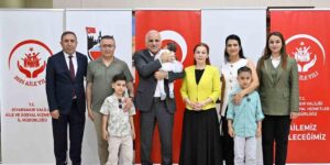 Diyarbakır’da bir kız çocuğu imza töreniyle koruyucu ailesine teslim edildi