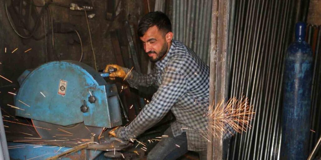 Diyarbakır’da hurdacı esnafı 1 Mayıs’ta da çalıştı