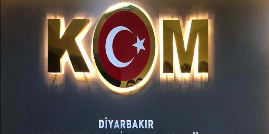 Diyarbakır’da nisanda çok sayıda kaçak ürün ele geçirildi: 5 tutuklama